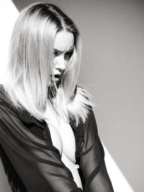 ヌード妻オンリーファンズ えろ 写真