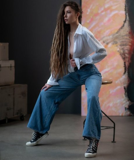 Hanna Mykhailova アートモデル 写真