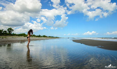 Lale Sezer 無料女優 画像