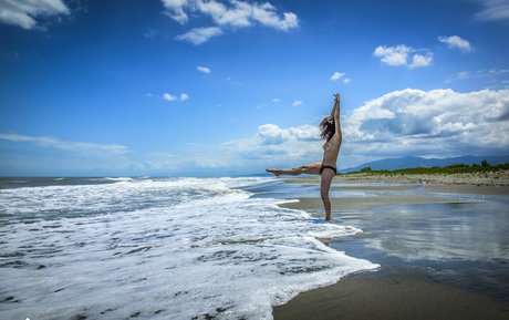 Lale Sezer アートスター 写真