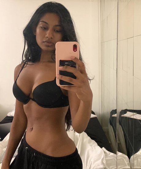 デカ尻ティーンオンリーファンズ トップ 画像