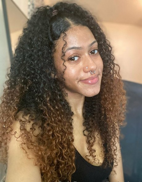 laylaybrat トップモデル 画像