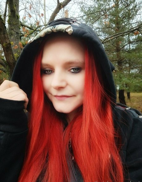 セクシーなブルネットのオンリーファンズ 美しいポルノ 画像