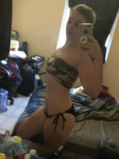 ジムのインフルエンサーオンリーファンズ アートxxx 写真