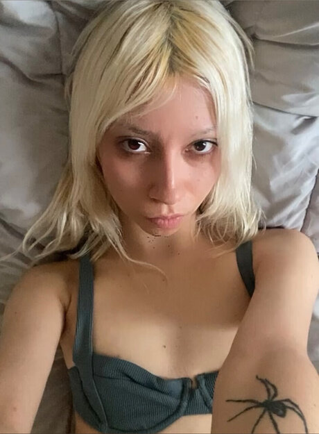 Mell Hell エロティック女優 ギャラリー