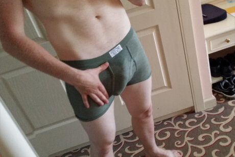 Gay Adventurer ヌード女優 写真