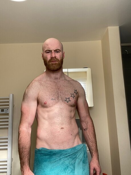 Skiba ポルノスター 裸 写真