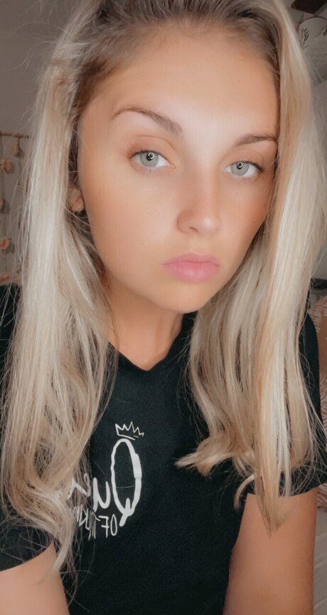 ドイツのアマチュアオンリーファンズ 無料ポルノ 画像