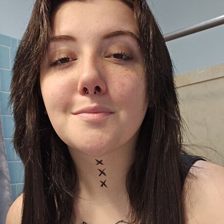 Emilie_ ホットスター 画像