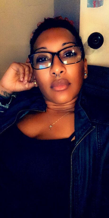 u58181741 ポルノスター アート 写真