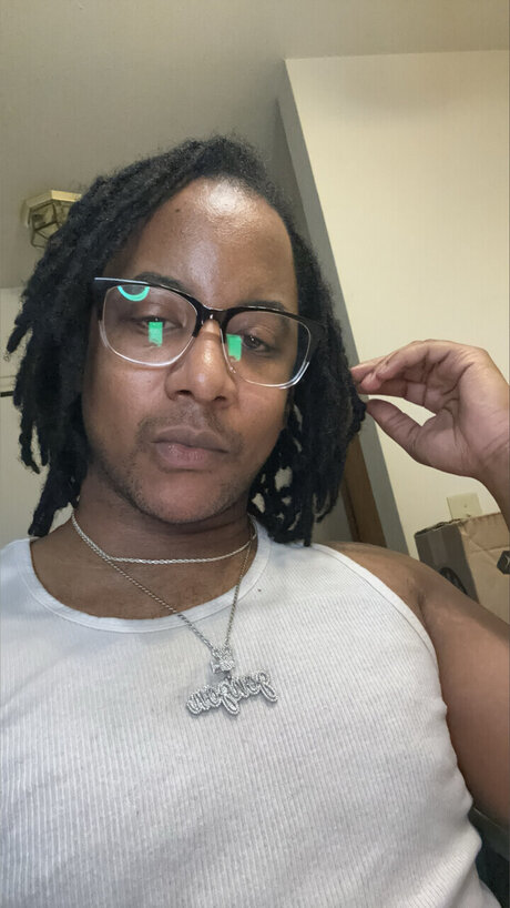 JonJon The Blogger 裸のモデル 写真