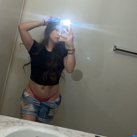 riana セクシー女優 写真