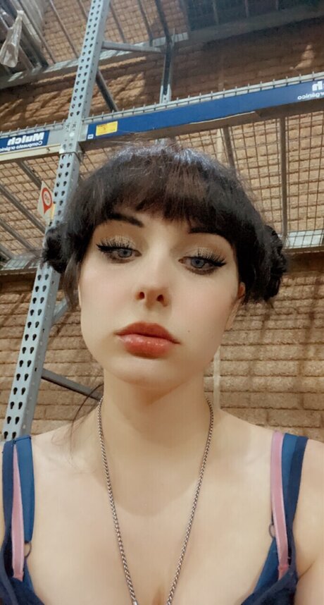 Dani Star s Feet 裸のモデル 写真