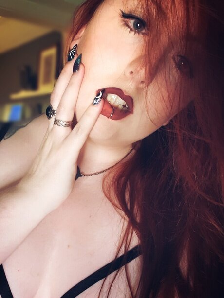 u163554180 高品質モデル 写真