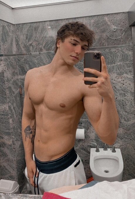 Gary ヌードのポルノスター 画像