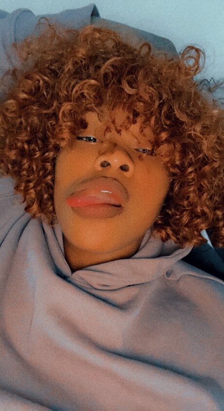 Butta ポルノスター ヌード ギャラリー