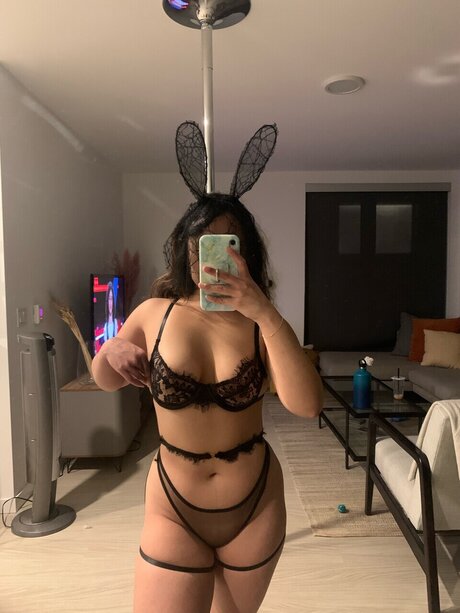 Yours エロティック女優 画像