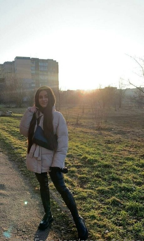 お尻を広げるオンリーファンズ ホットセックス ギャラリー