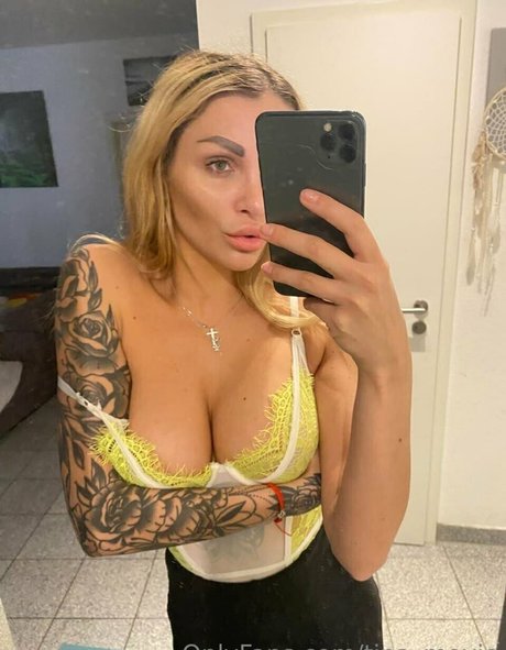 ビーチセックスオンリーファンズ エロチック 写真