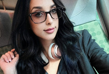 ストリップショー オンリーファンズ ポルノ 写真