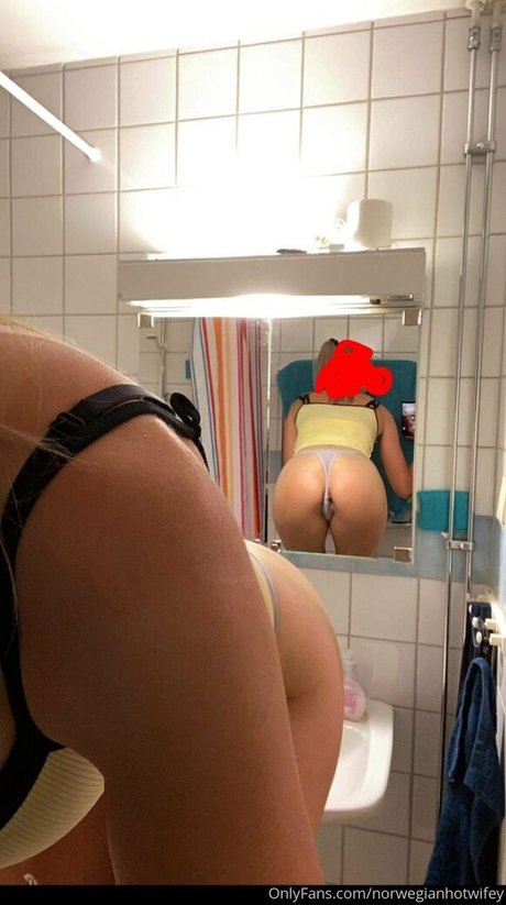 norwegianhotwifey セクシーモデル 写真