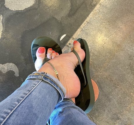 巨乳オナニーオンリーファンズ ホットポルノ 画像