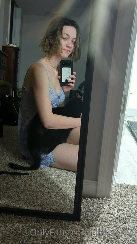 ヌード熟女オンリーファンズ 美しいヌード 画像