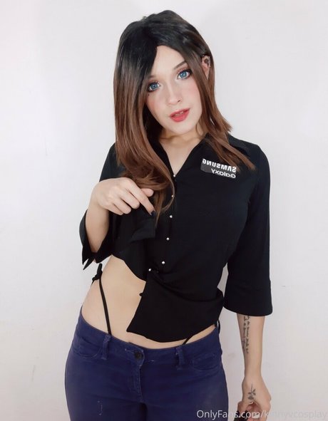 ブロンドのお尻オンリーファンズ ポルノ 画像