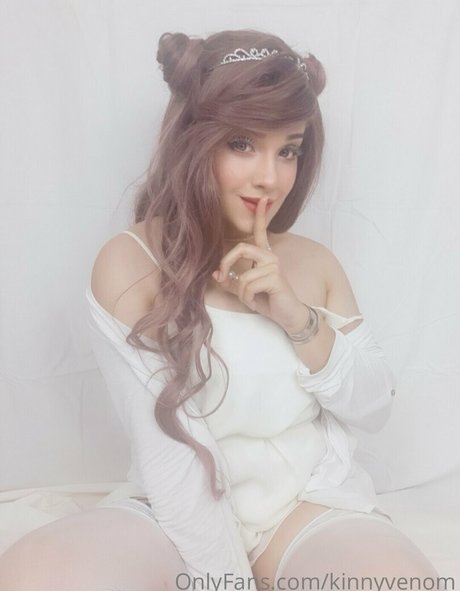 kinnyvenom ポルノスター アダルト 画像