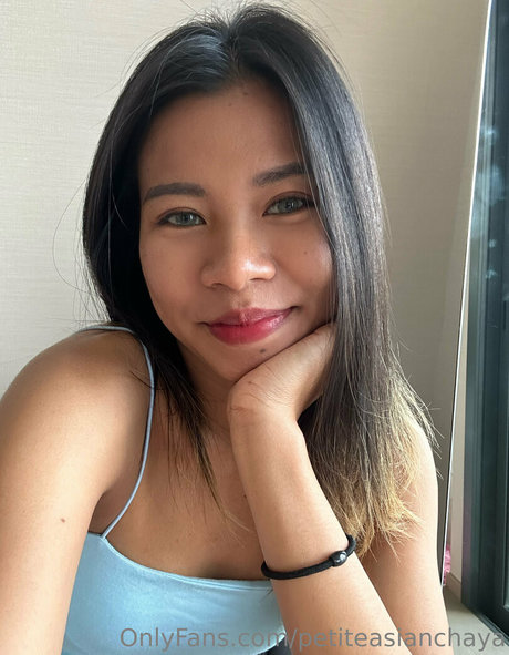 petiteasianchaya トップモデル 画像