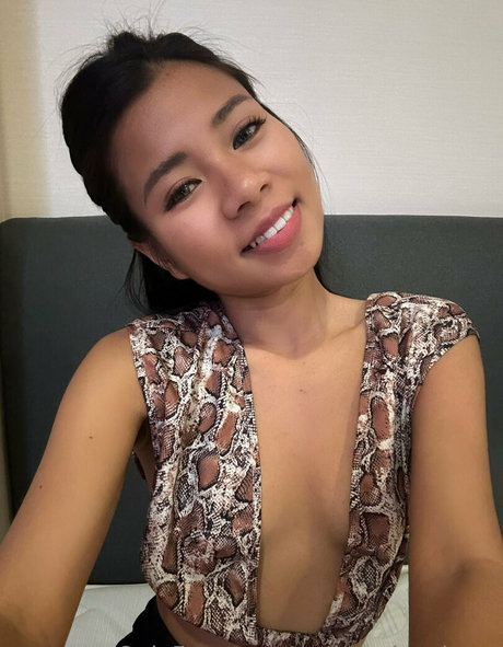 petiteasianchaya ポルノスター HD 写真