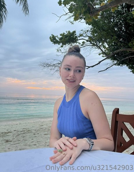 whitewee ヌードのポルノスター 画像