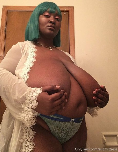 Submittress 完璧なポルノスター ギャラリー