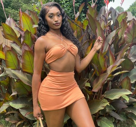 ItsTavvi ホットモデル 写真