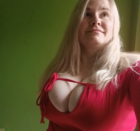 Dejana Savi XXXモデル 画像