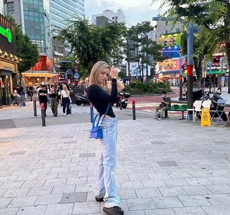 laure bv ポルノスター 高品質 アーカイブ