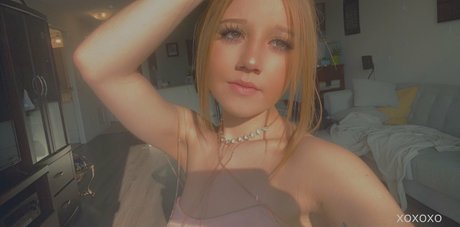 尖ったおっぱいオンリーファンズ ポルノ 写真