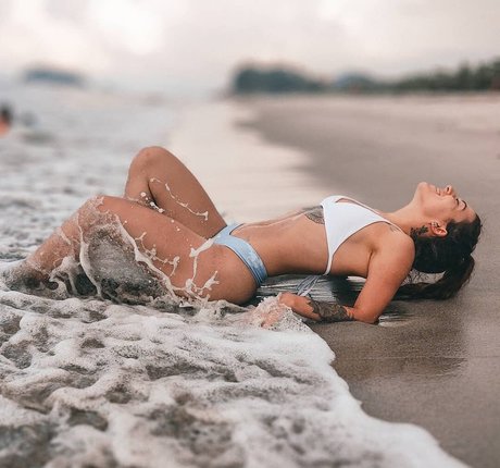 Isa Bichara 美しいスター 写真