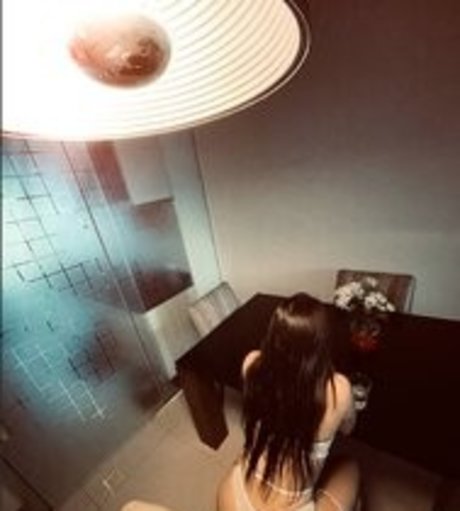 Isa Bichara ホットなポルノスター ギャラリー