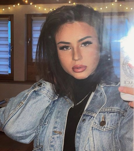 Fiona Schramm スター 裸 写真