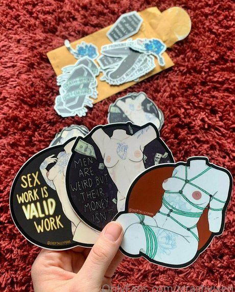 trrashvixen かわいいスター 画像