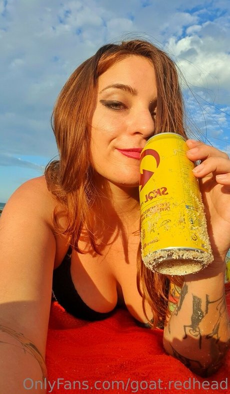 goat redhead 美しいモデル 写真