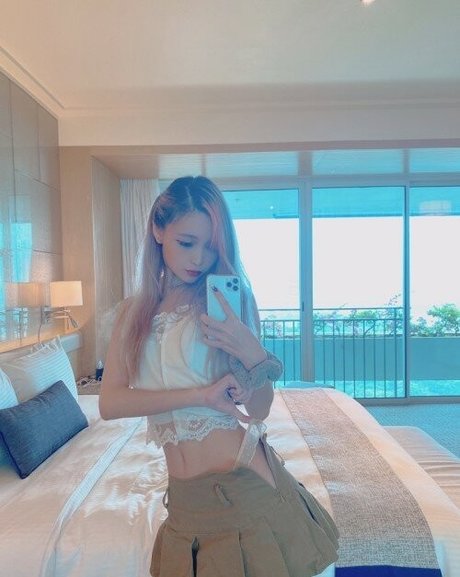 Tako wei 裸モデル 写真