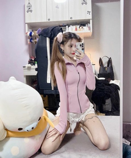 Tako wei 裸の女優 写真