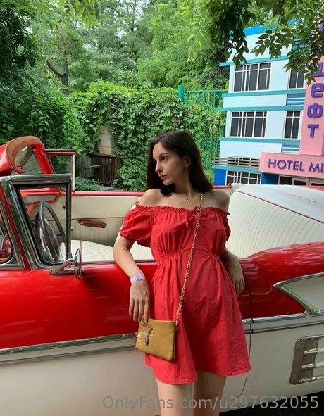 lovelylollyhehe かわいいモデル 写真