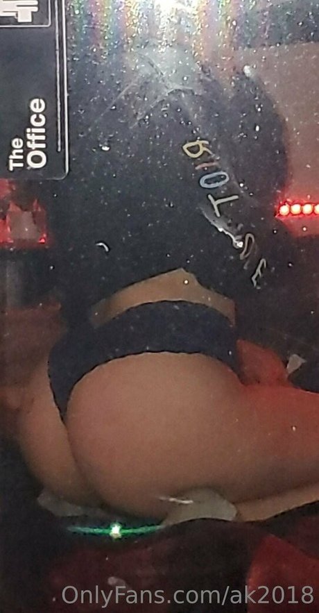 熟女オナニーオンリーファンズ ポルノ 画像