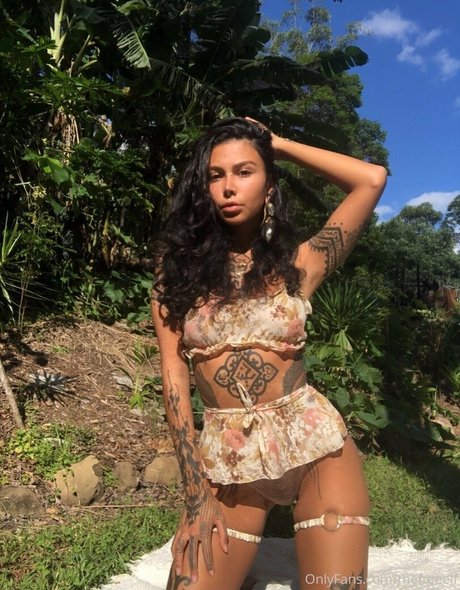 タトゥーオンリーファン 美しいxxx 写真