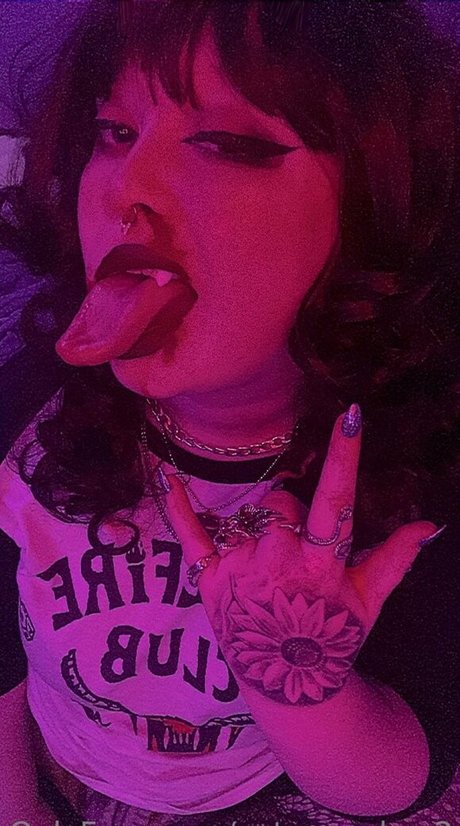 かわいいブロンドのオンリーファンズ 限定 写真