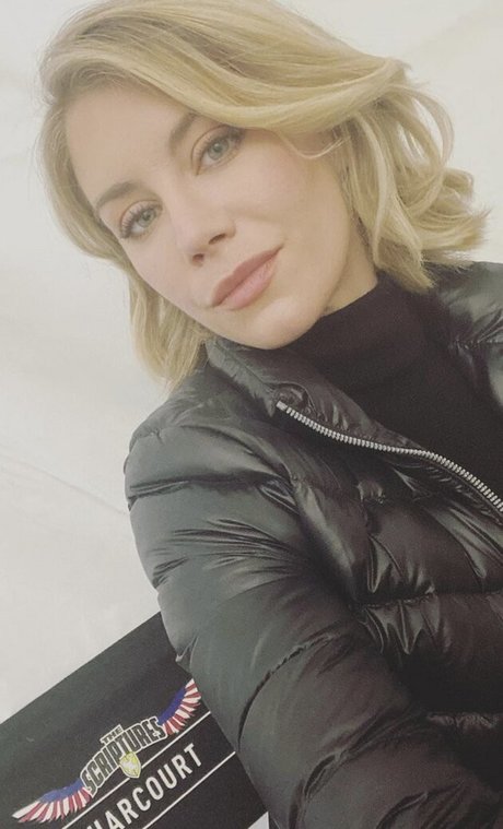 Jennifer Holland 無料のスター 写真