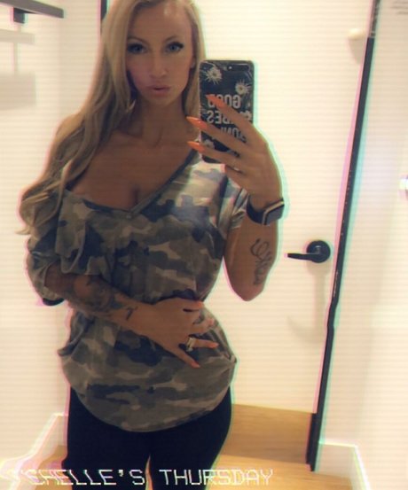 Michelle Pimer エロティックなモデル ギャラリー